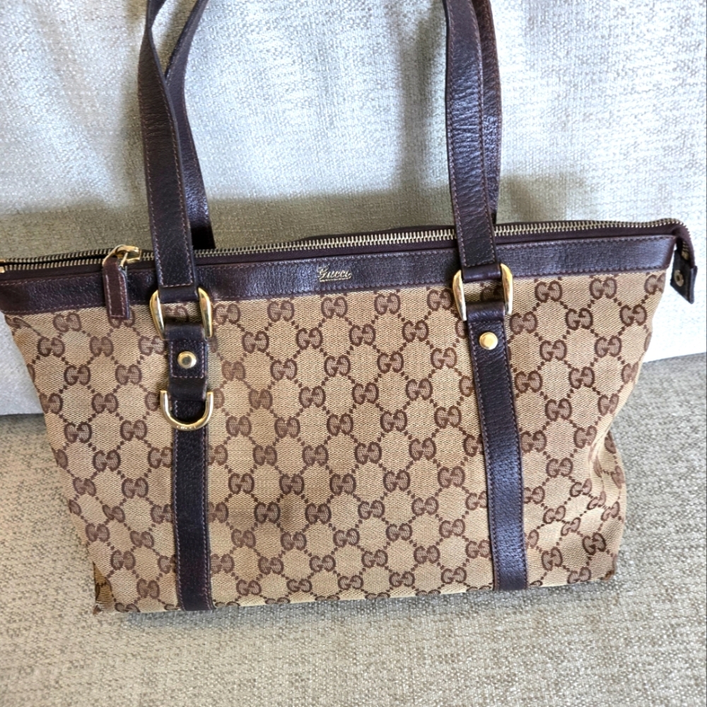 GUCCI purse